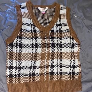 Brand new brown knitted vest